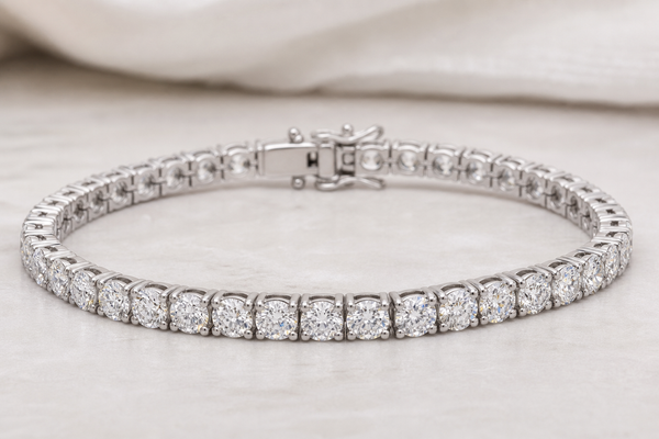 How to Buy a Diamond Tennis Bracelet