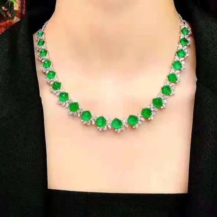 Natural Emerald Gold Necklace - La Maison Val D'or