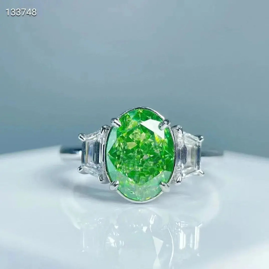 Natural Green Diamond Ring - La Maison Val D'or