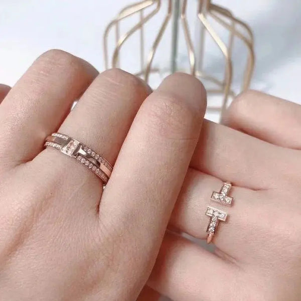 2 Carat Moissanite Gold Ring - La Maison Val D'or