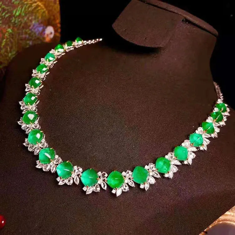 Natural Emerald Gold Necklace - La Maison Val D'or