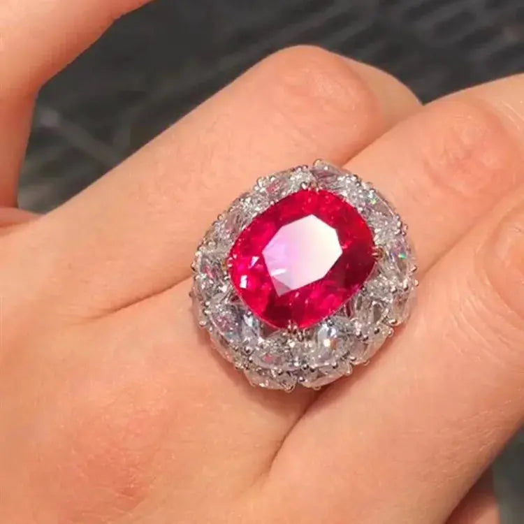 14.54ct Burma Spinel Gold Ring - La Maison Val D'or