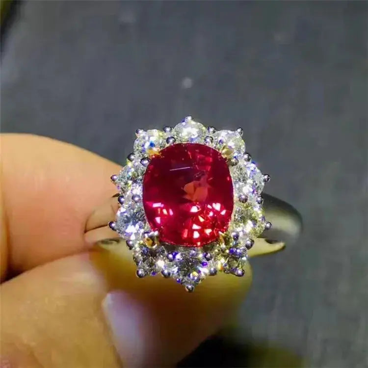 18K Gold Burma Ruby Ring - La Maison Val D'or