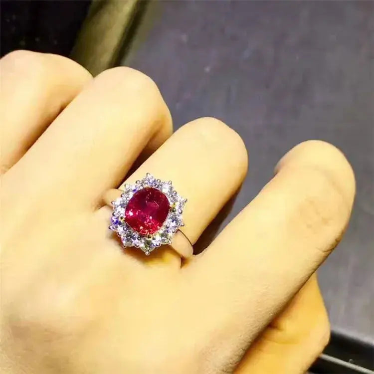 18K Gold Burma Ruby Ring - La Maison Val D'or