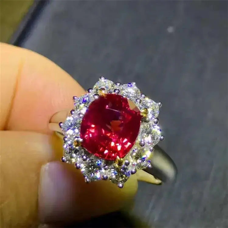 18K Gold Burma Ruby Ring - La Maison Val D'or