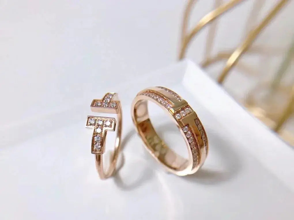 2 Carat Moissanite Gold Ring - La Maison Val D'or