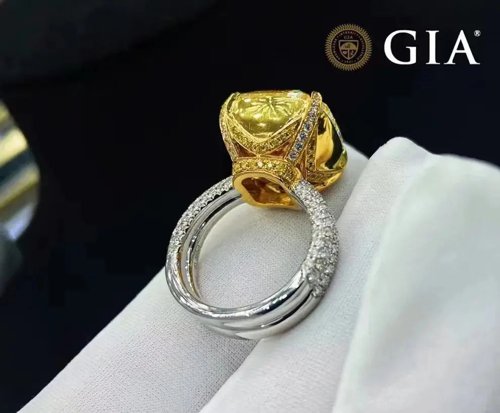 20.12Ct Yellow Diamond Ring - La Maison Val D'or