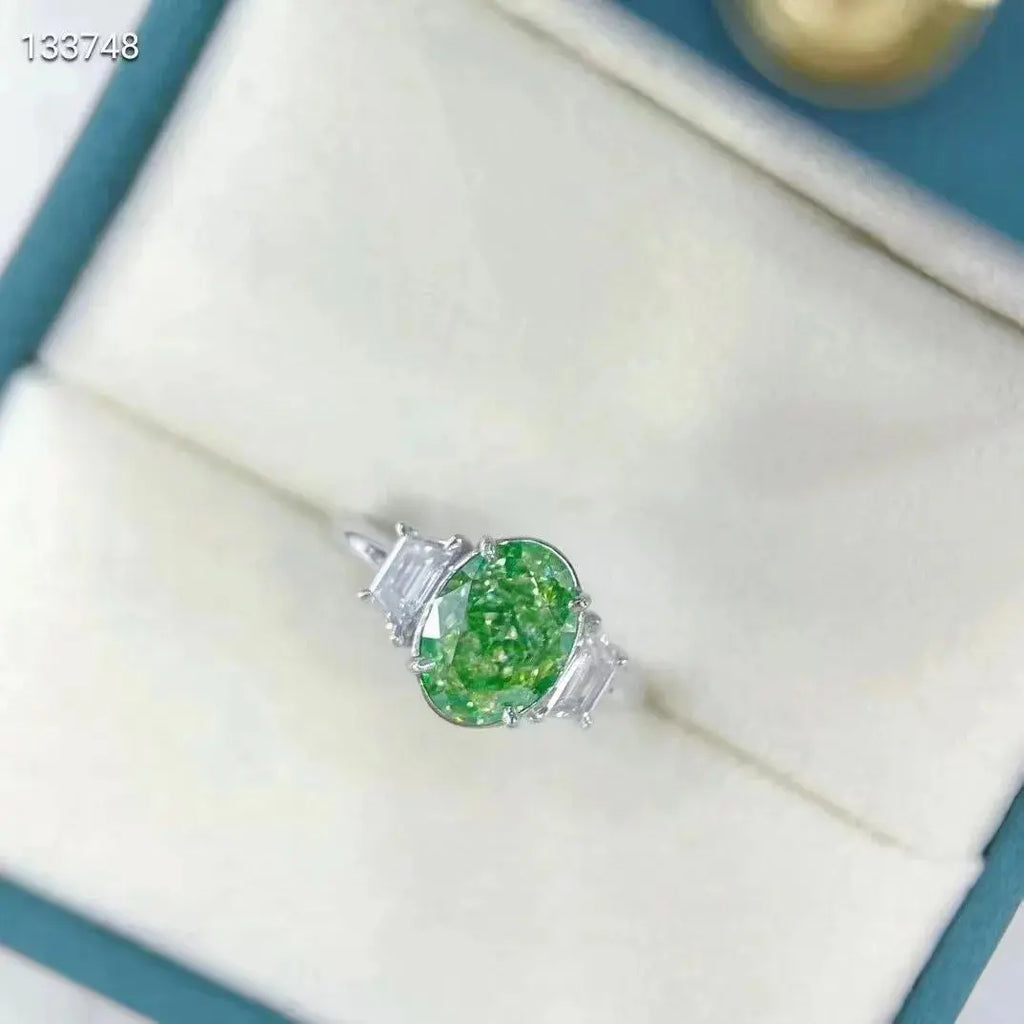 Natural Green Diamond Ring - La Maison Val D'or