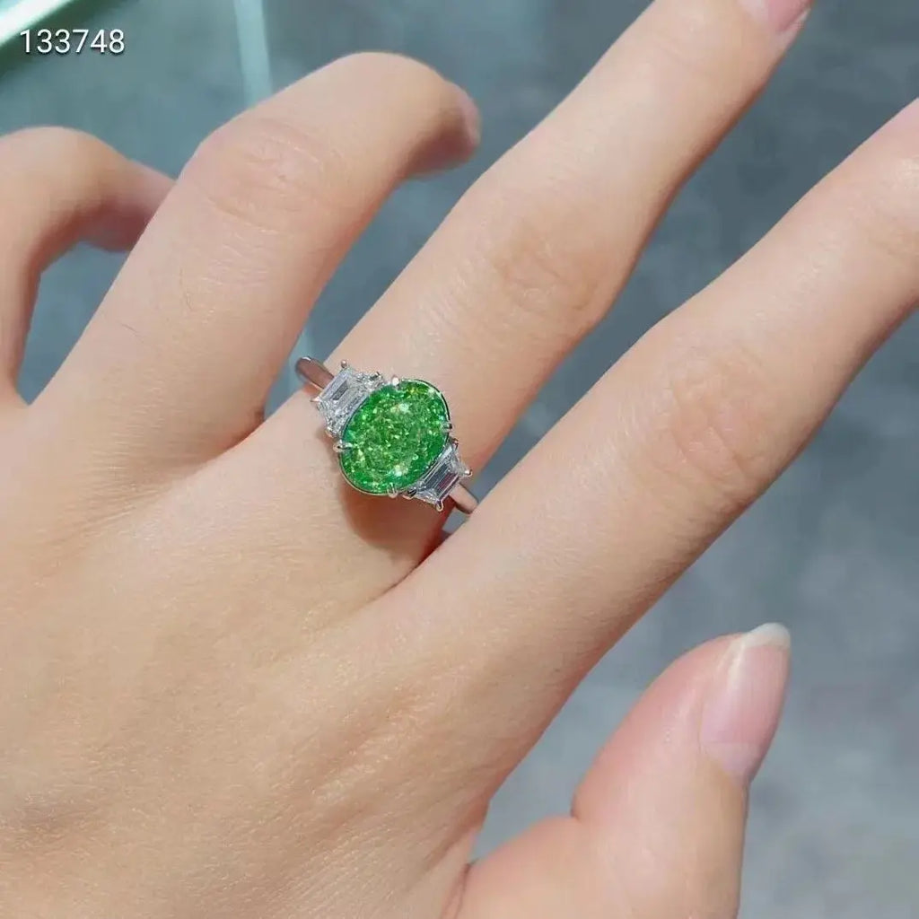 Natural Green Diamond Ring - La Maison Val D'or
