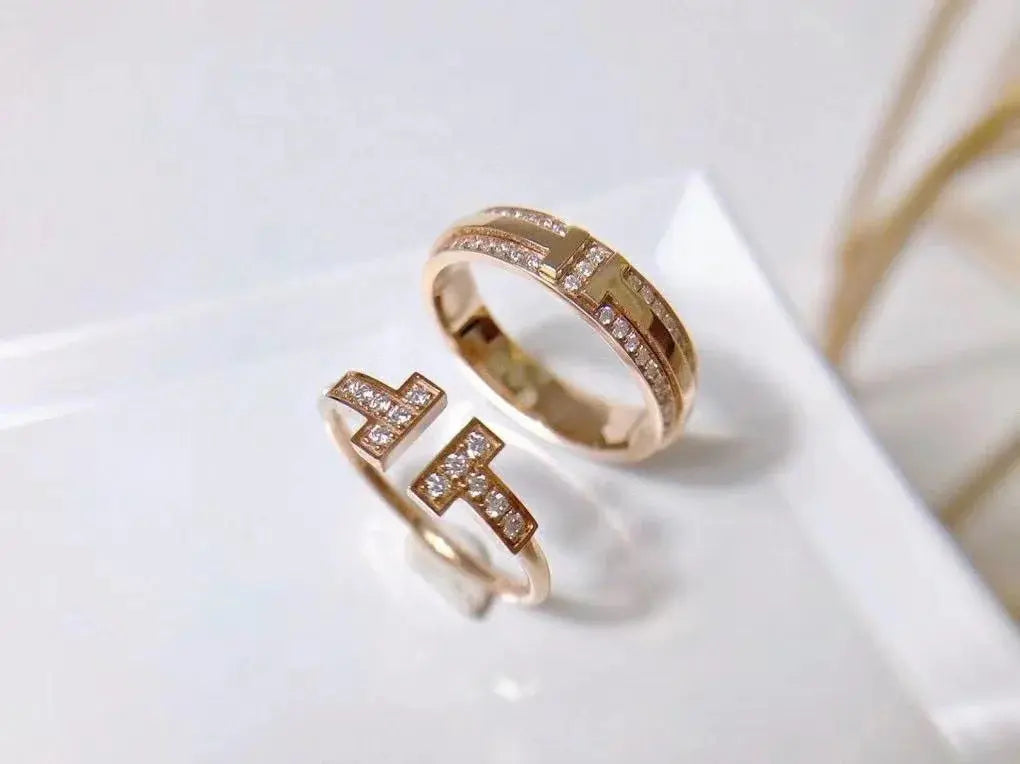 2 Carat Moissanite Gold Ring - La Maison Val D'or