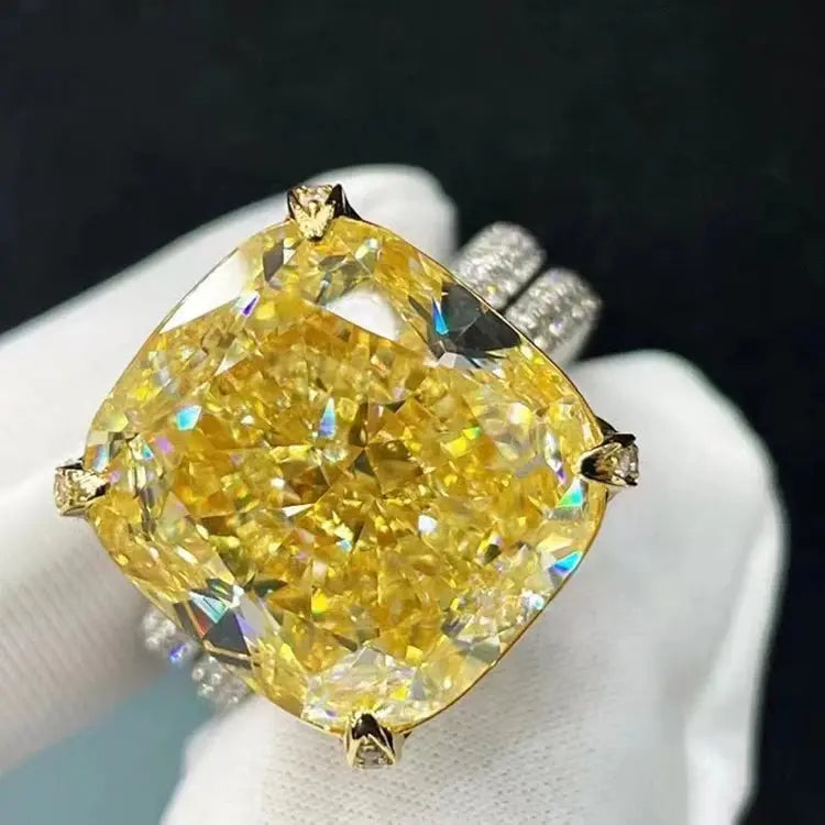 20.12Ct Yellow Diamond Ring - La Maison Val D'or