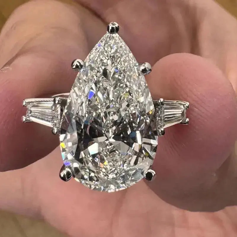 10 Carat Pear Lab Diamond Ring - La Maison Val D'or