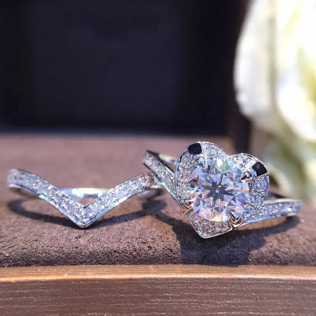 18K Gold Natural Diamond Ring - La Maison Val D'or