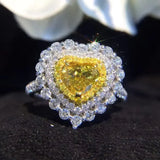 18K Gold Natural Diamond Ring - La Maison Val D'or