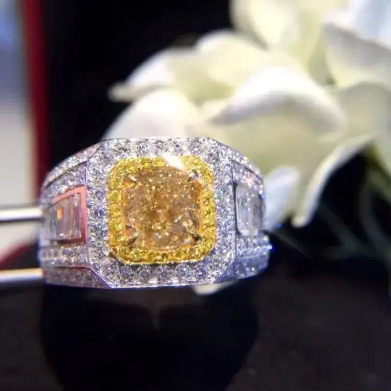 18K Gold Natural Diamond Ring - La Maison Val D'or