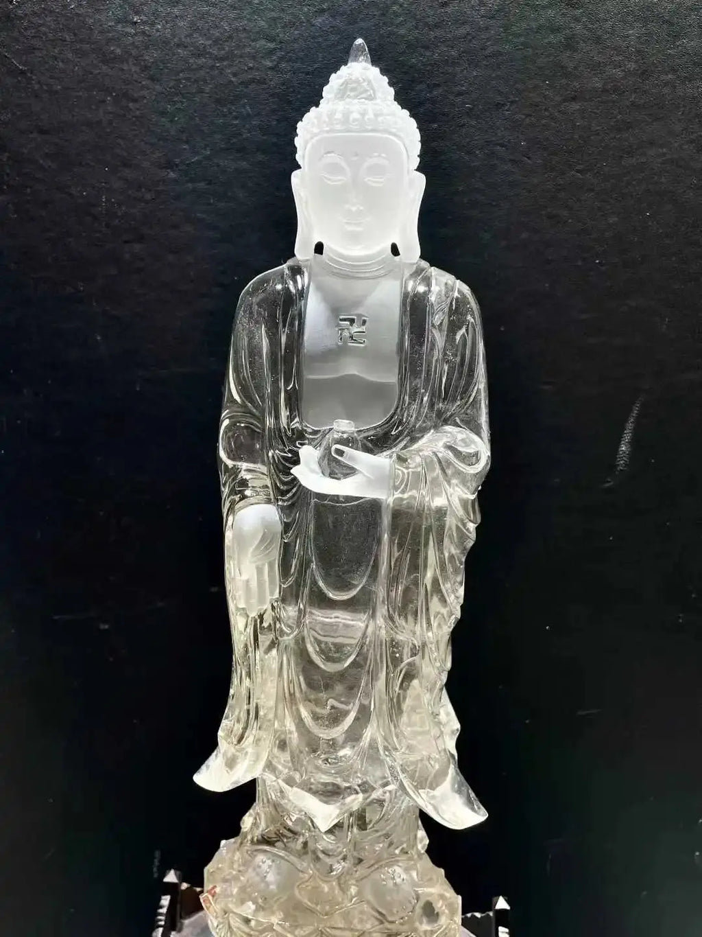 White Crystal Buddha Statue - La Maison Val D'or