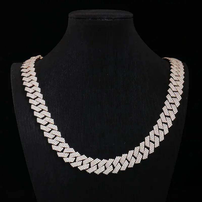 10K Gold Moissanite Cuban Chain - La Maison Val D'or