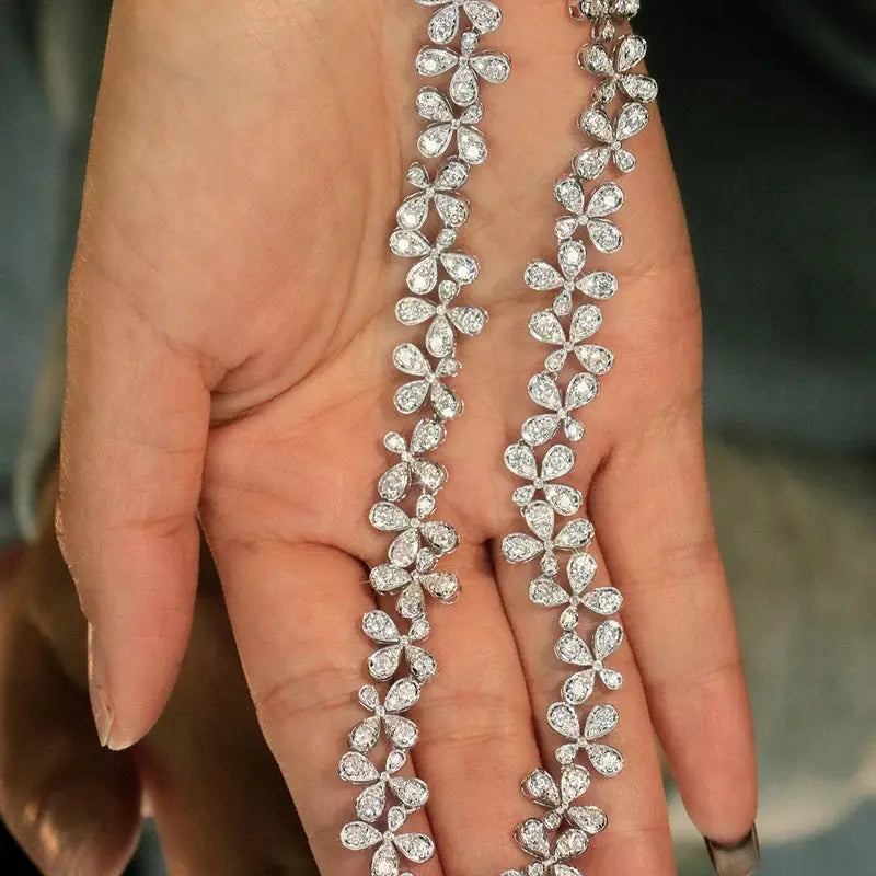 10ct Diamond Flower Necklace - La Maison Val D'or