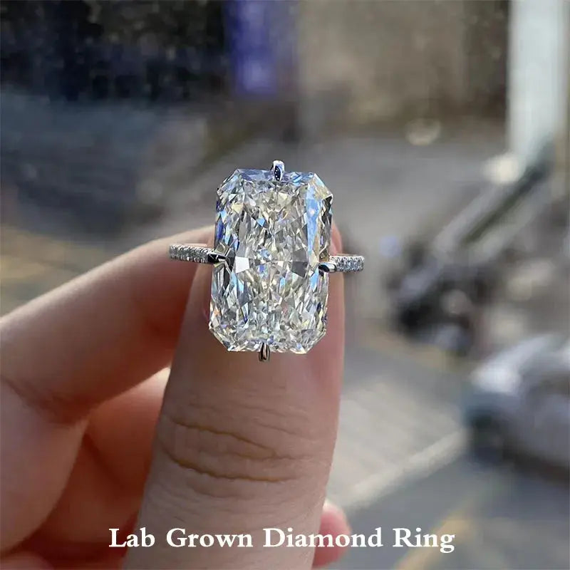 10Ct Radiant Lab Diamond Ring - La Maison Val D'or
