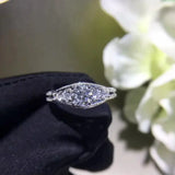 18K Gold Natural Diamond Ring - La Maison Val D'or