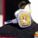 18K Gold Natural Diamond Ring - La Maison Val D'or