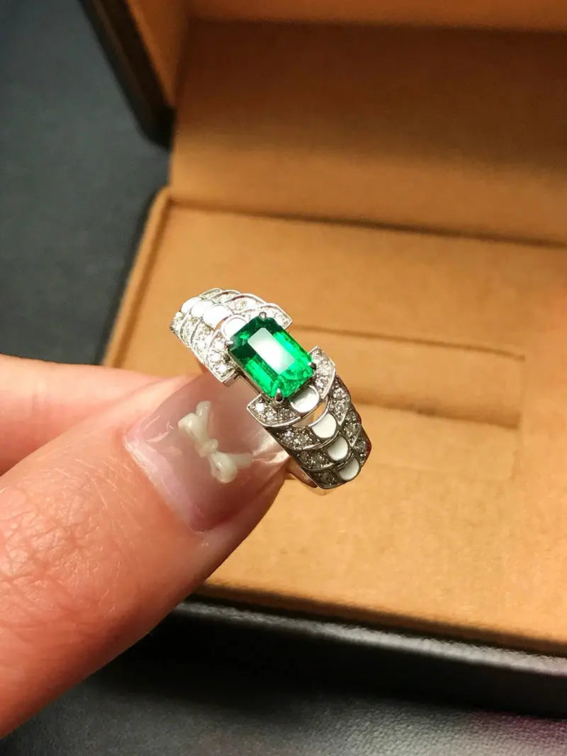 Emerald Diamond Snake Ring - La Maison Val D'or