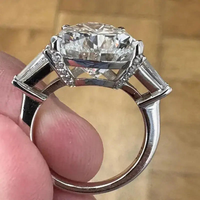 10 Carat Pear Lab Diamond Ring - La Maison Val D'or