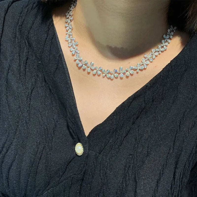 10ct Diamond Flower Necklace - La Maison Val D'or