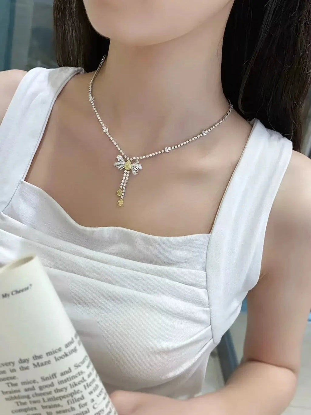 18K Gold Yellow Diamond Pendant - La Maison Val D'or