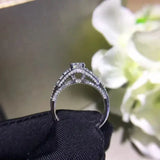 18K Gold Natural Diamond Ring - La Maison Val D'or