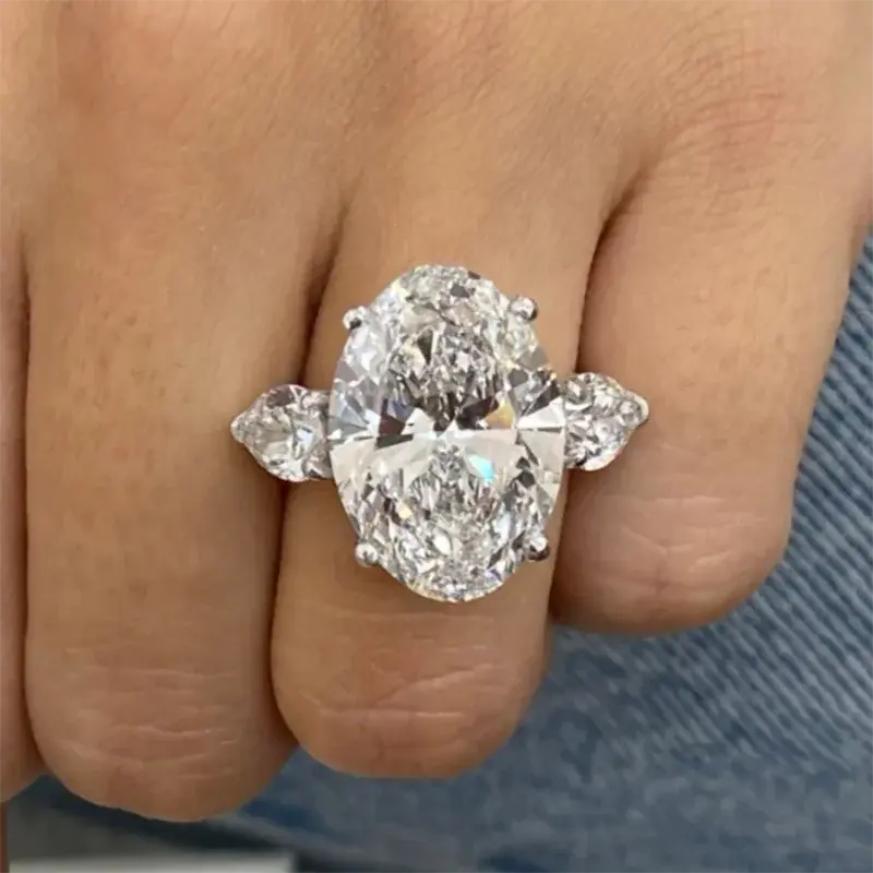 10 Ct IGI Lab Diamond Ring - La Maison Val D'or
