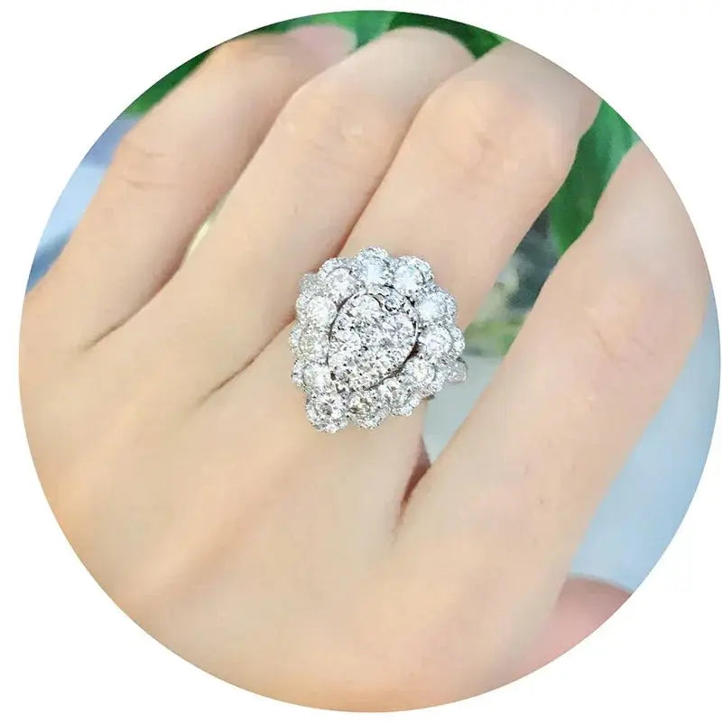 18K Gold Natural Diamond Ring - La Maison Val D'or