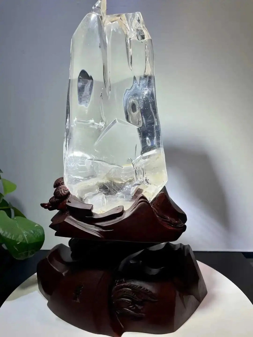 Raw White Crystal Decor - La Maison Val D'or