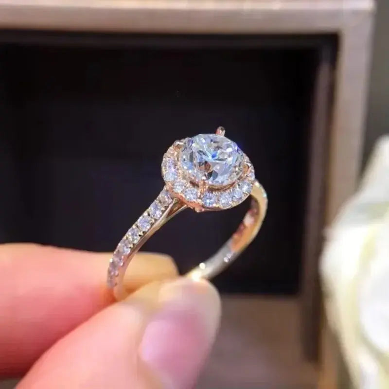 18K Gold Natural Diamond Ring - La Maison Val D'or