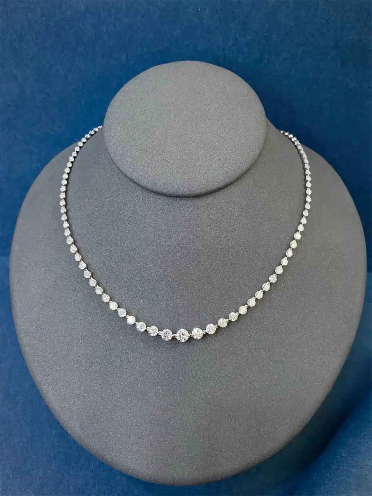 10 Carat Platinum Diamond Necklace - La Maison Val D'or