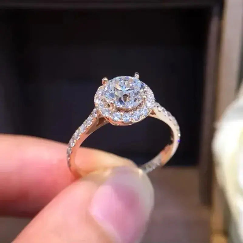18K Gold Natural Diamond Ring - La Maison Val D'or