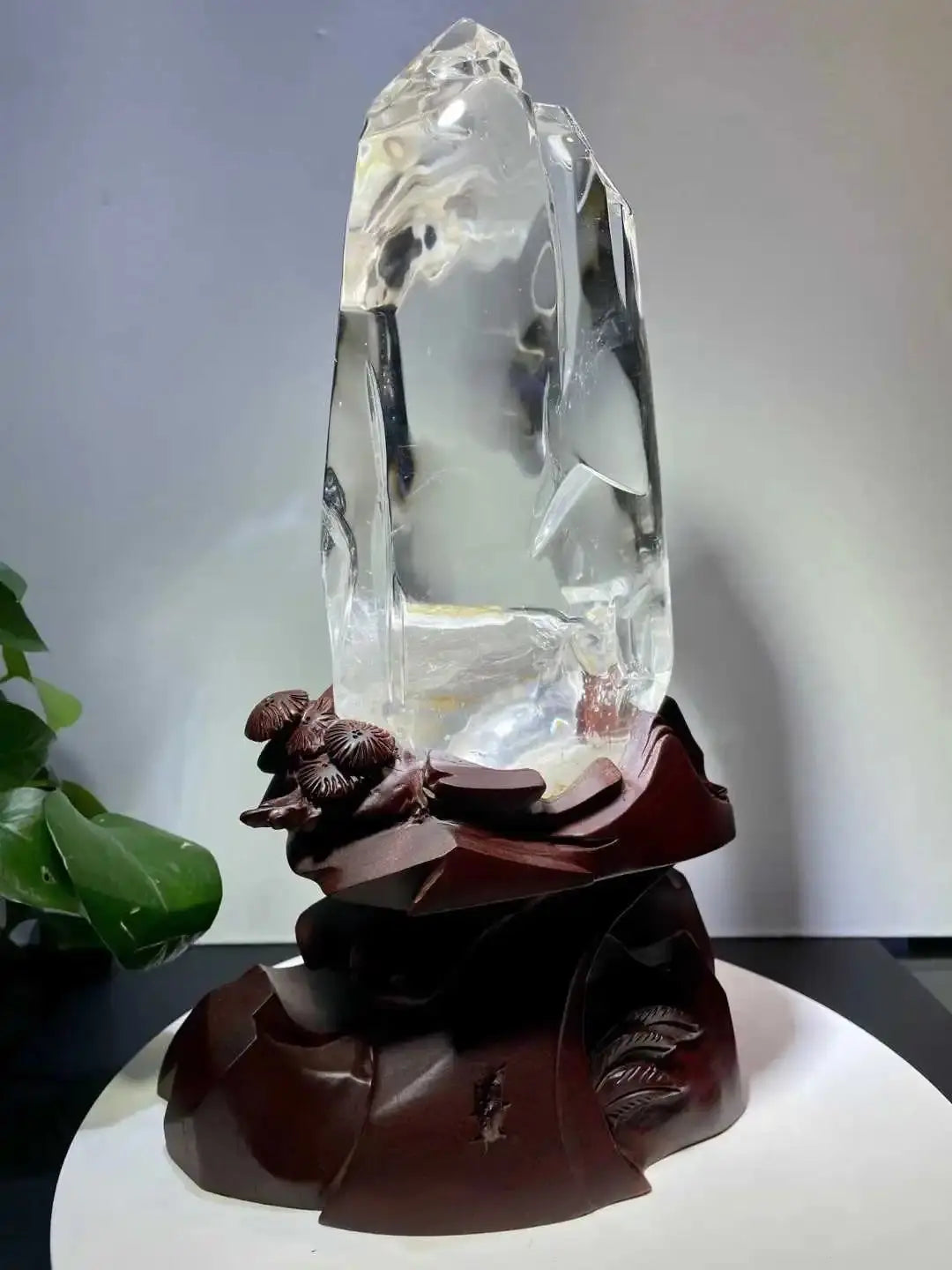 Raw White Crystal Decor - La Maison Val D'or