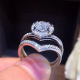 18K Gold Natural Diamond Ring - La Maison Val D'or
