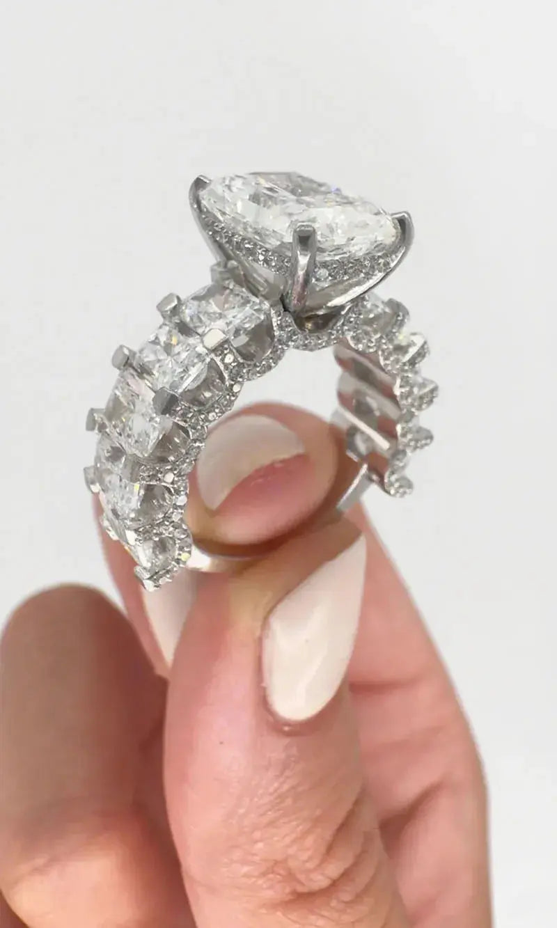 11 Ct Lab Diamond Radiant Ring - La Maison Val D'or