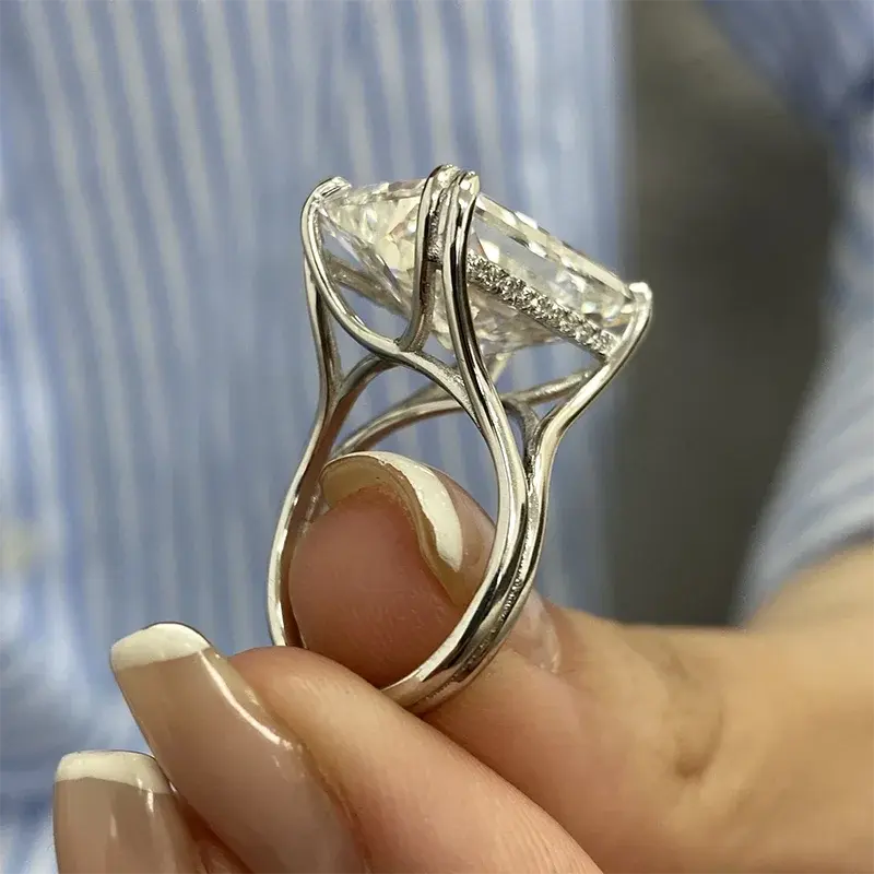 10Ct Lab Diamond Hidden Halo Ring - La Maison Val D'or